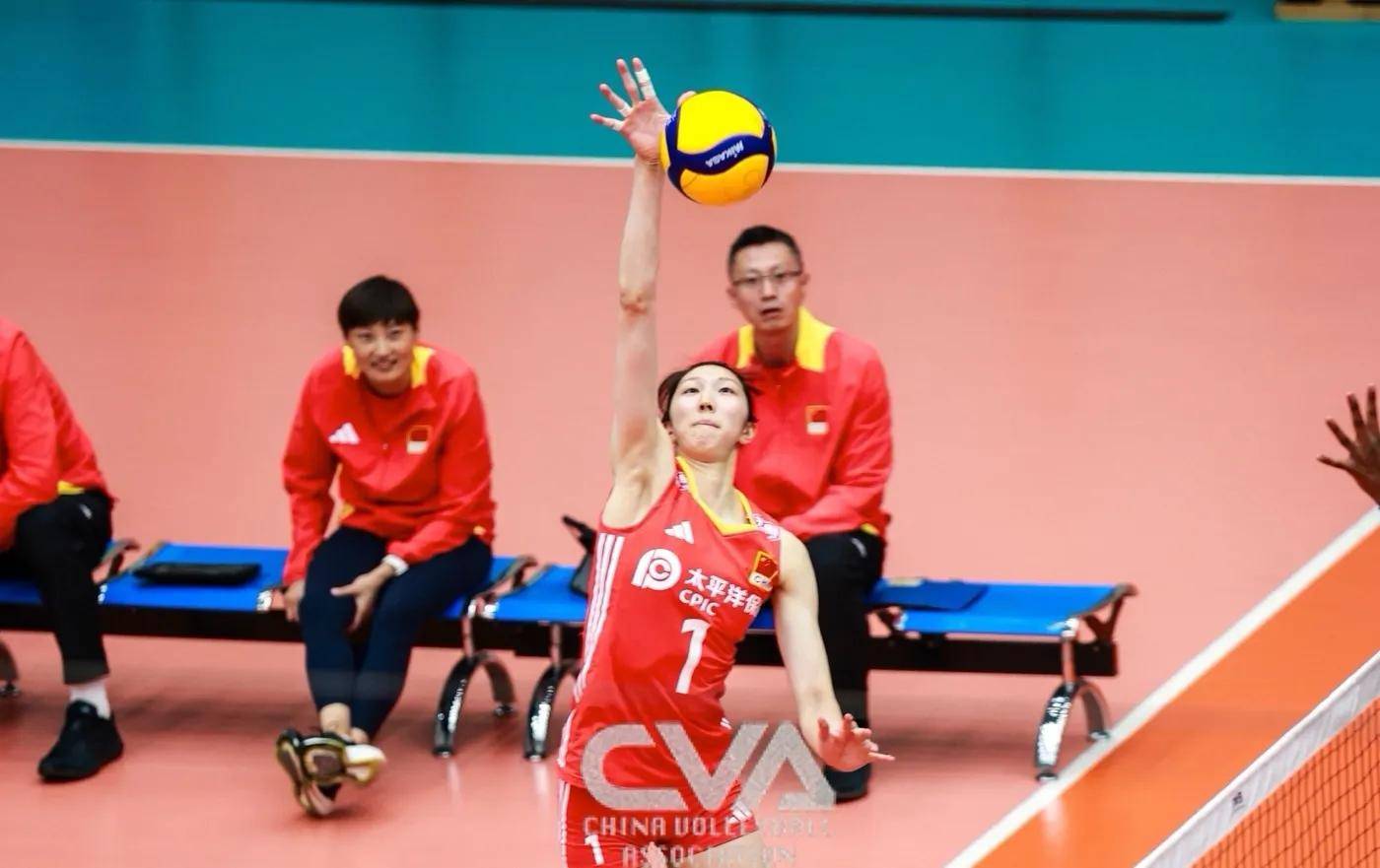 国乒赛后接受采访：中国女排是我最难对付的对手